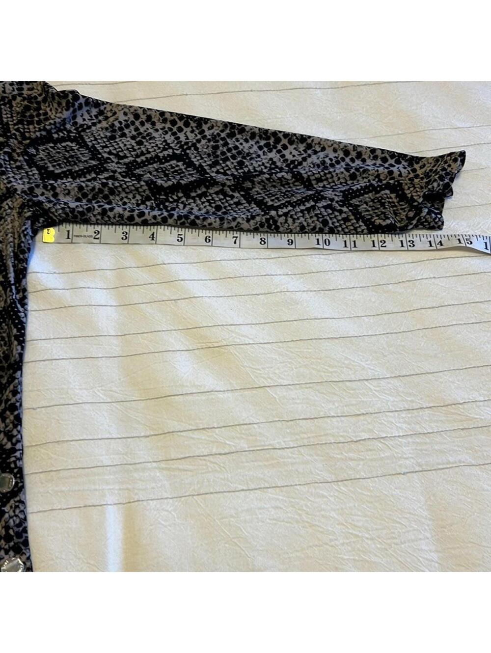 Anne Klein Black Gray Blouse Women's Medium Decorative Side Buttons Career Top - Picture 5 of 9